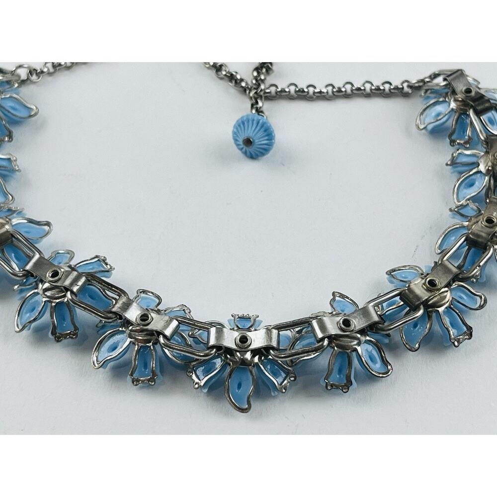 Vintge Silver Tone Blue Flower Lucite Acrylic Rhinestone Necklace Riveted Coro ? - Picture 9 of 16